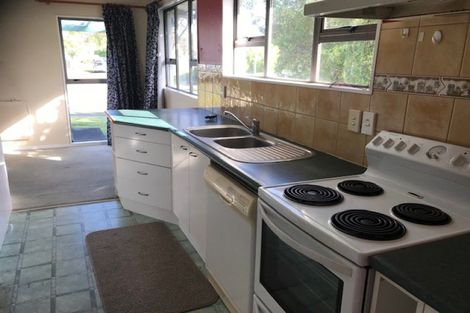 Photo of property in 52 Rhodes Drive, Kelvin Grove, Palmerston North, 4414