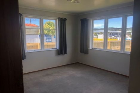 Photo of property in 28 Airdrie Road, Ranui, Auckland, 0612