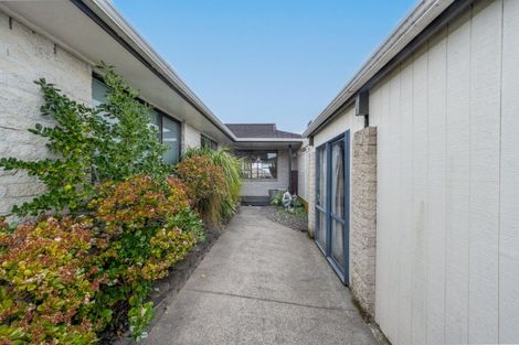 Photo of property in 55 Highland Park Drive, Highland Park, Auckland, 2010