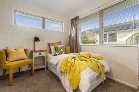 Photo of property in 9 Pendlebury Street, Green Bay, Auckland, 0604