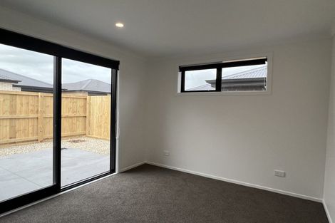 Photo of property in 24 Waruhia Crescent, Rototuna North, 3281