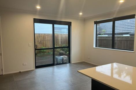 Photo of property in 6b Jern Place, Eastern Beach, Auckland, 2012