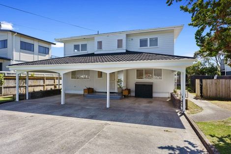 Photo of property in 11 Makora Road, Otaihanga, Paraparaumu, 5036