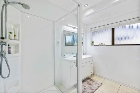 Photo of property in 1 Elcoat Avenue, Henderson, Auckland, 0612