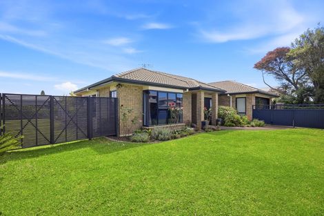 Photo of property in 1 Pembroke Drive, Bethlehem, Tauranga, 3110