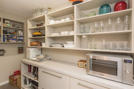 Photo of property in 39 Crofton Road, Harewood, Christchurch, 8051