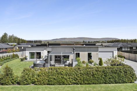 Photo of property in 10 Teal Place, Lake Hawea, Wanaka, 9382