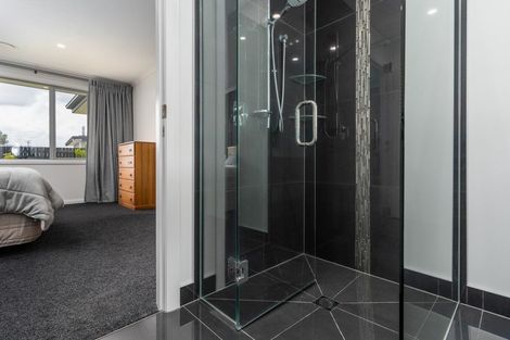 Photo of property in 101 Johnstone Drive, Fitzherbert, Palmerston North, 4410