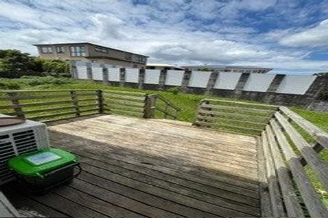 Photo of property in 1/22 Coburg Street, Henderson, Auckland, 0612