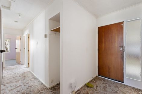 Photo of property in 26 Waiwera Crescent, Maupuia, Wellington, 6022