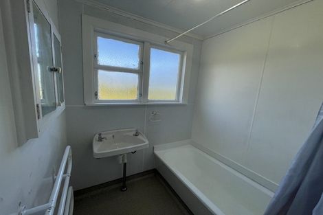 Photo of property in 41 Versailles Street, Karori, Wellington, 6012