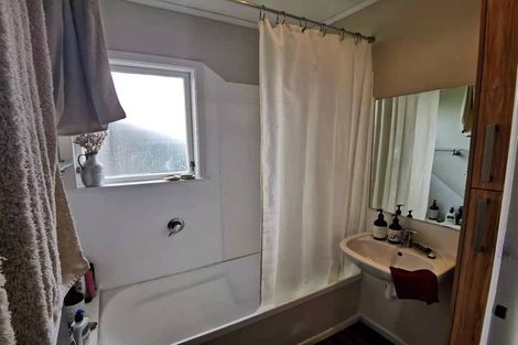 Photo of property in 18 Ranui Avenue, Ranui, Auckland, 0612