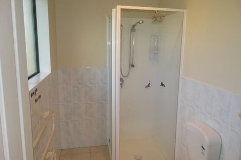 Photo of property in 13 Fleetwood Drive, Henderson, Auckland, 0612