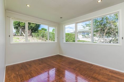 Photo of property in 4 Trinidad Road, Sunnynook, Auckland, 0620