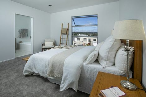 Photo of property in 12/40 Scarlet Oak Drive, Schnapper Rock, Auckland, 0632