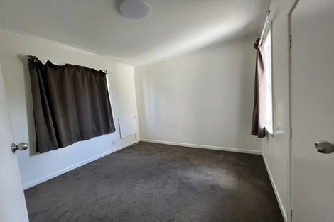 Photo of property in 4 Vanguard Road, Kelston, Auckland, 0602