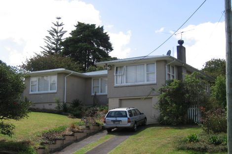 Photo of property in 42 Sunnyhaven Avenue, Beach Haven, Auckland, 0626
