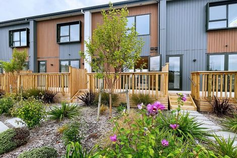 Photo of property in 3 Heketara Way, Massey, Auckland, 0614