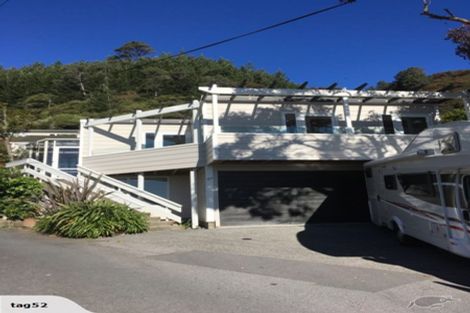 Photo of property in 47 Rona Street, Eastbourne, Lower Hutt, 5013