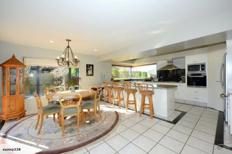 Photo of property in 5 Arundel Gate, Avonhead, Christchurch, 8042