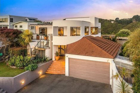 Photo of property in 26 Ogilvy Terrace, Plimmerton, Porirua, 5026