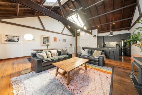 Photo of property in 2/12 Little George Street, Thorndon, Wellington, 6011