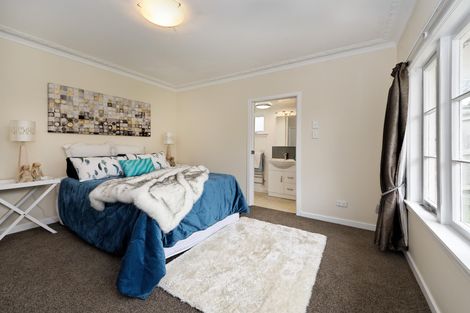 Photo of property in 110 Golf Road, New Lynn, Auckland, 0600
