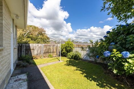 Photo of property in 4/50 Paynters Avenue, Strandon, New Plymouth, 4312