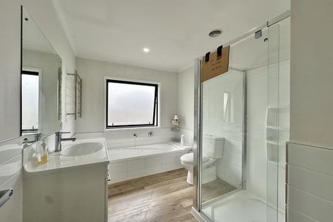 Photo of property in 33 Hopkirk Avenue, Wallaceville, Upper Hutt, 5018