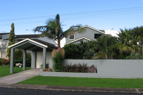 Photo of property in 2/12 Waller Avenue, Bucklands Beach, Auckland, 2012