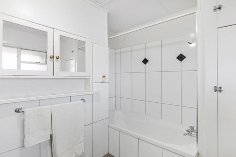 Photo of property in 196 Dyers Pass Road, Cashmere, Christchurch, 8022