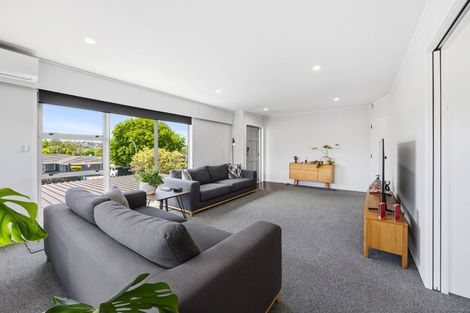 Photo of property in 5 Harford Place, Pakuranga Heights, Auckland, 2010