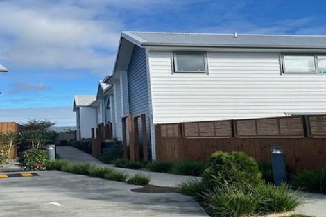 Photo of property in 4/22 Denver Avenue, Sunnyvale, Auckland, 0612