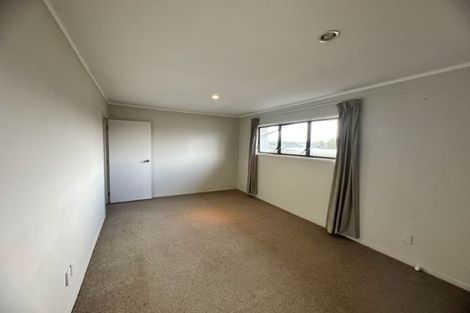 Photo of property in 10 Jillteresa Crescent, Half Moon Bay, Auckland, 2012