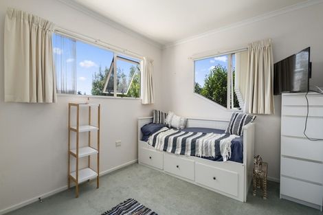 Photo of property in 1 Maple Crescent, Whalers Gate, New Plymouth, 4310