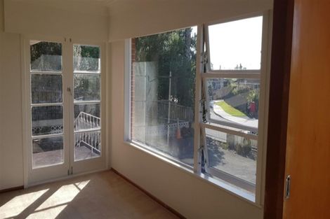 Photo of property in 12 Mickle Street, Te Atatu South, Auckland, 0610