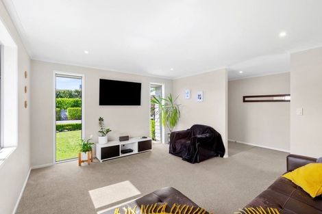 Photo of property in 26 Fernbrook Drive, Hurworth, New Plymouth, 4310