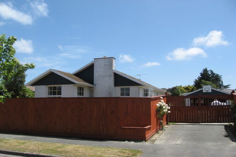 Photo of property in 35 Fenhall Street, Russley, Christchurch, 8042