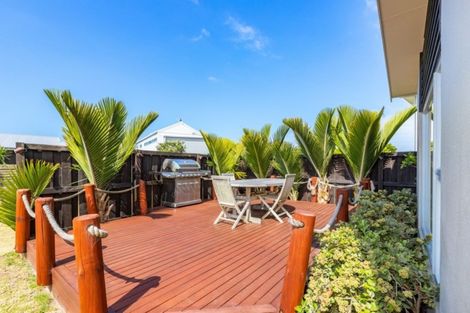 Photo of property in 11 Patiki Place, Omaha, 0986