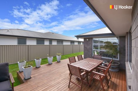 Photo of property in 8 Roblyn Place, Mosgiel, 9024