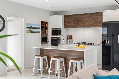 Photo of property in 72 Te Napi Drive, Takanini, 2112