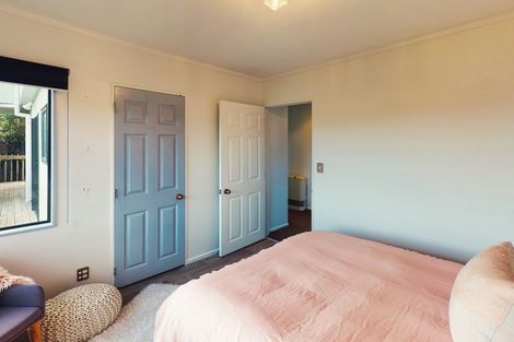 Photo of property in 13 Chastudon Place, Tawa, Wellington, 5028