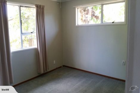 Photo of property in 32 Pipitea Place, Massey, Auckland, 0614