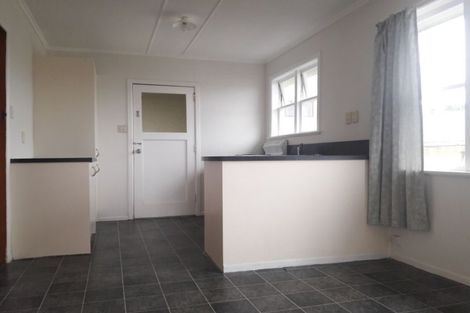 Photo of property in 1/6 Woodall Place, Totara Vale, Auckland, 0627