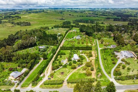 Photo of property in 381 Tara Road, Mangawhai, 0573