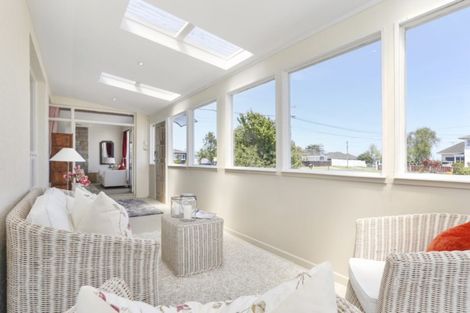 Photo of property in 1/5 Wellesley Road, Mangere Bridge, Auckland, 2022