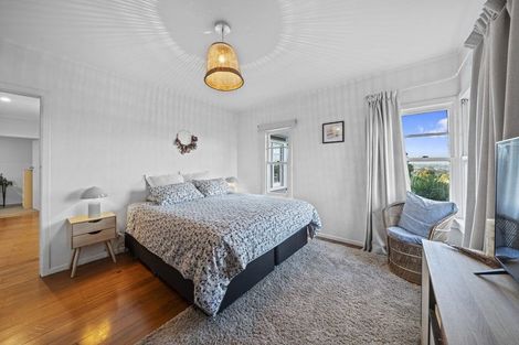 Photo of property in 1/57 Sunnyside Road, Sunnyvale, Auckland, 0612