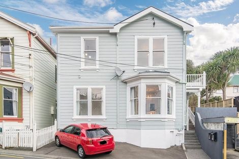 Photo of property in 2 Rixon Grove, Mount Victoria, Wellington, 6011