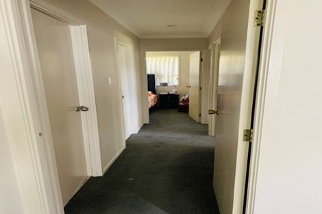 Photo of property in 12 Kirrama Place, Conifer Grove, Takanini, 2112