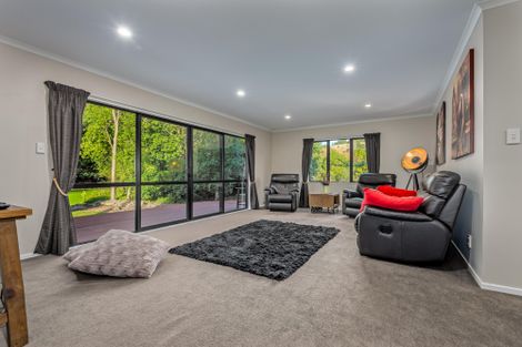 Photo of property in 402 Turitea Road, Turitea, Palmerston North, 4472